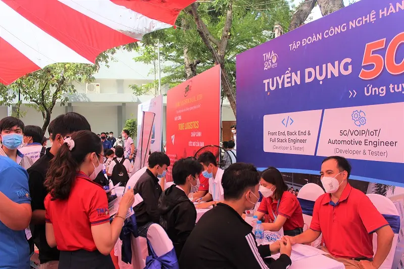 Tháng 05 rực rỡ với loạt job fair đổ bộ từ khắp các trường đại học