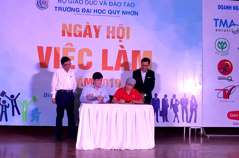 Hè đến, TMA vẫn chinh chiến khắp các trường đại học