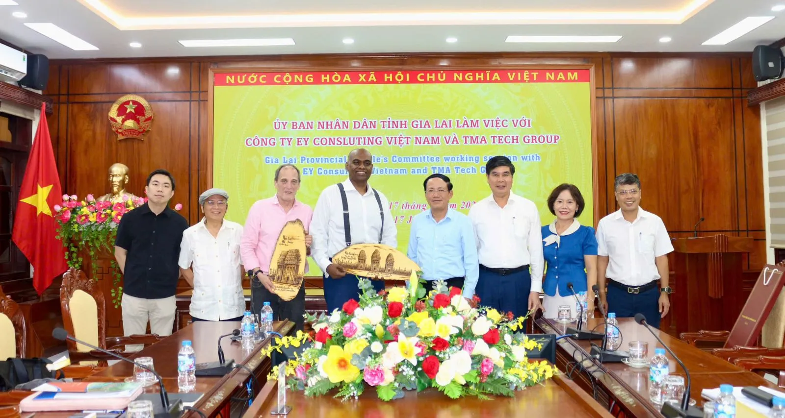 UBND tỉnh Gia Lai làm việc cùng TMA Tech Group về định hướng phát triển Hành lang Công nghiệp Xanh và Số